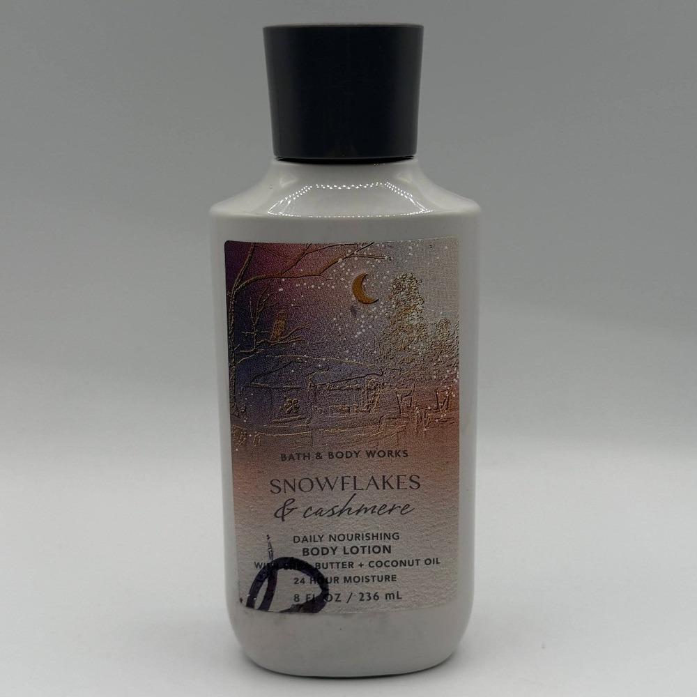 Bath & Body Works Snowflakes & Cashmere Daily Nourishing Body Lotion 8oz 236ml